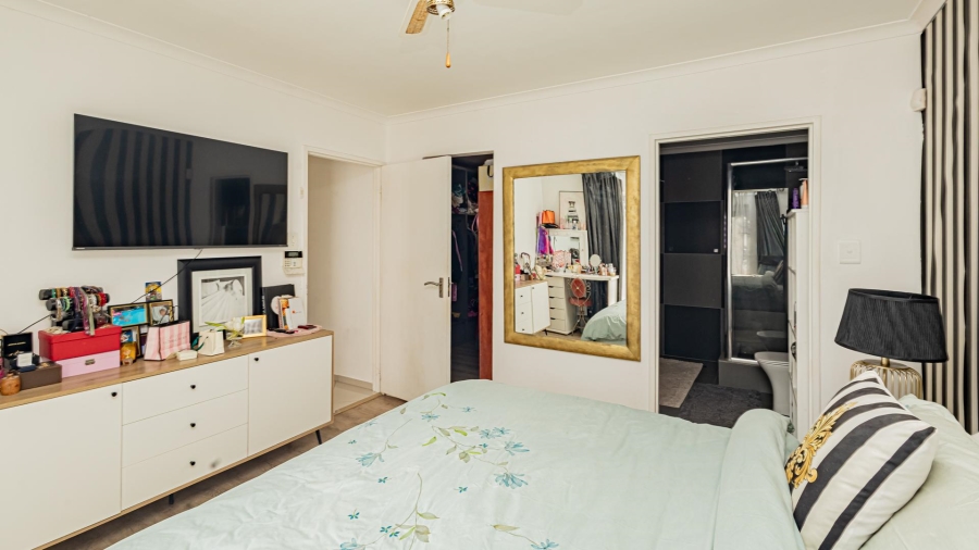 3 Bedroom Property for Sale in Sunningdale Western Cape